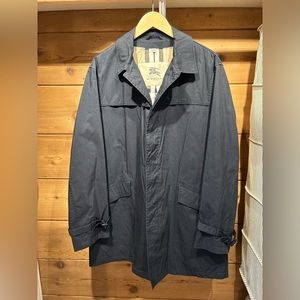Men’s Large Burberry Trenchcoat